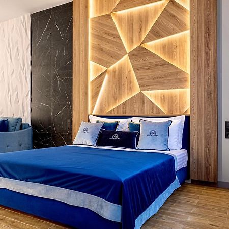 Central Family Boutique Apartments 2 Lviv Extérieur photo