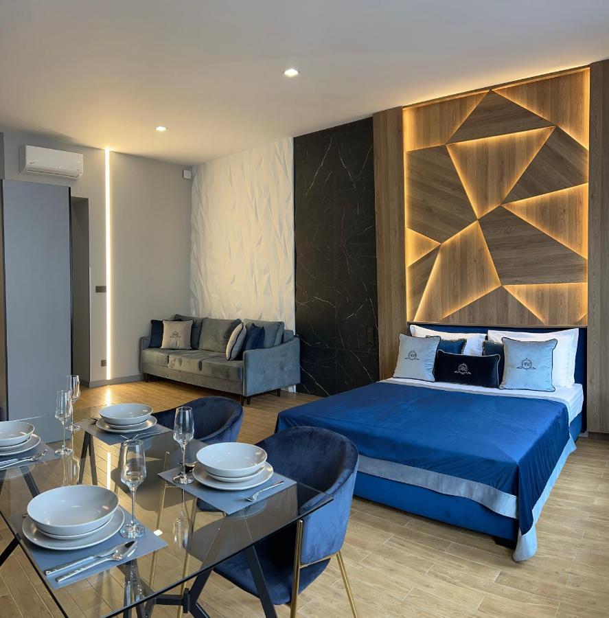 Central Family Boutique Apartments 2 Lviv Extérieur photo