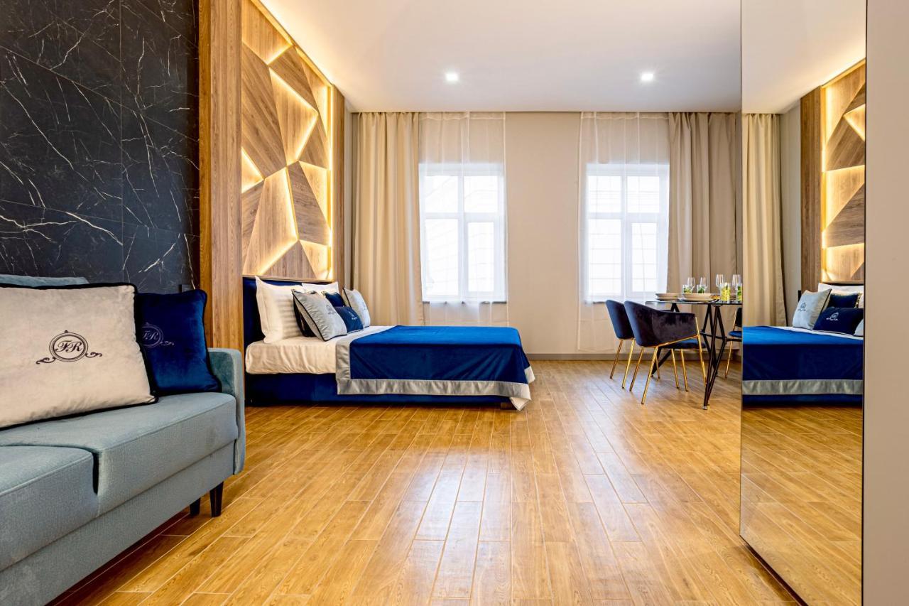 Central Family Boutique Apartments 2 Lviv Extérieur photo