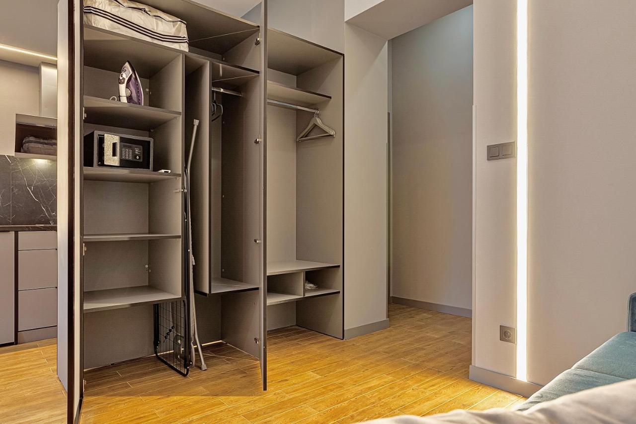 Central Family Boutique Apartments 2 Lviv Extérieur photo