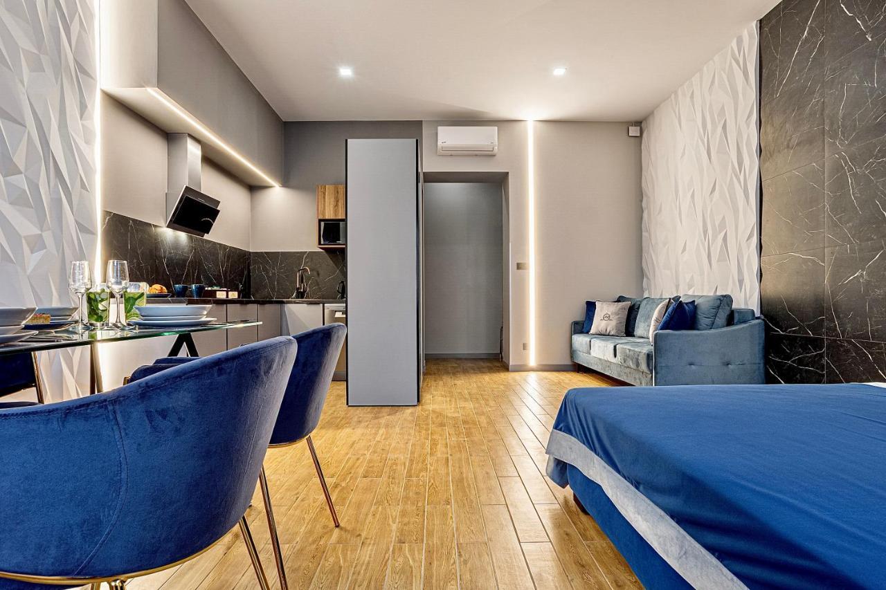 Central Family Boutique Apartments 2 Lviv Extérieur photo