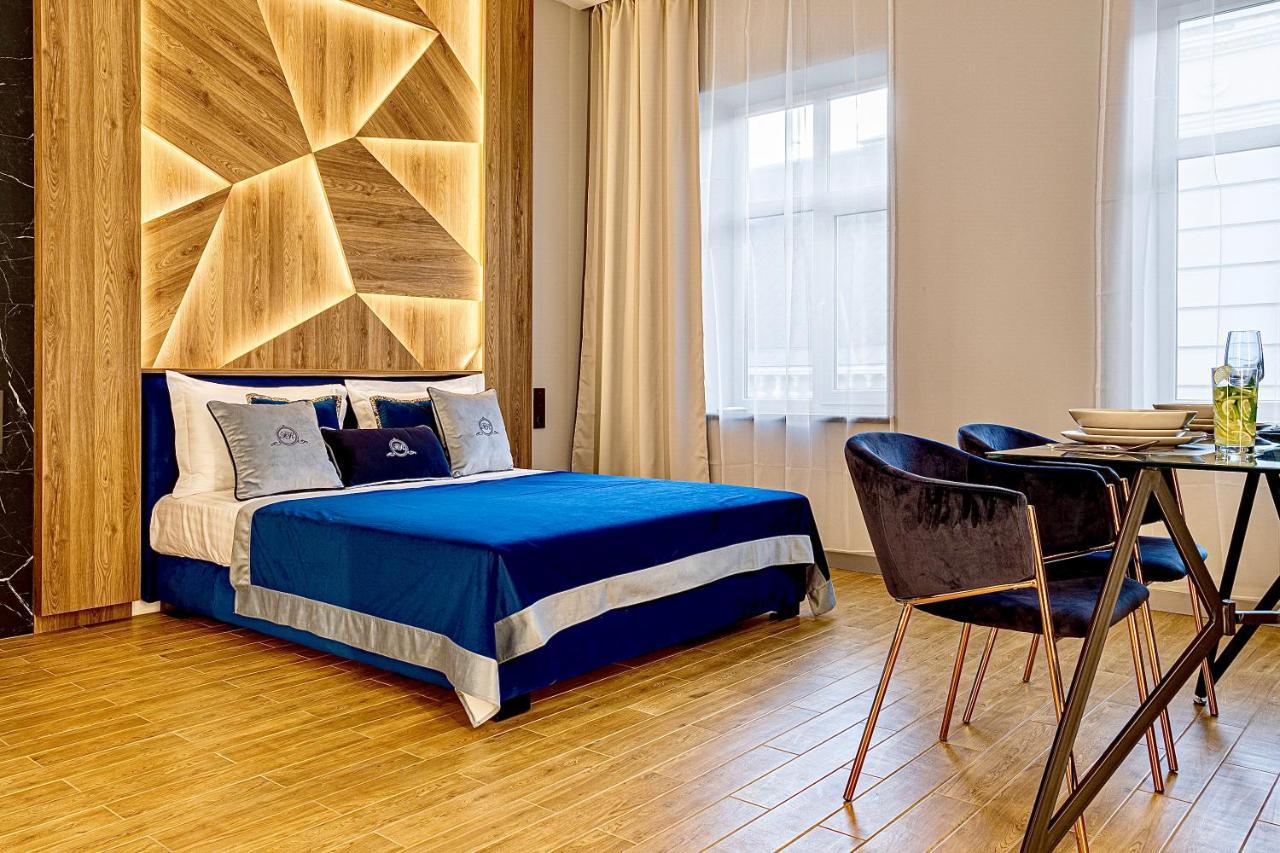 Central Family Boutique Apartments 2 Lviv Extérieur photo