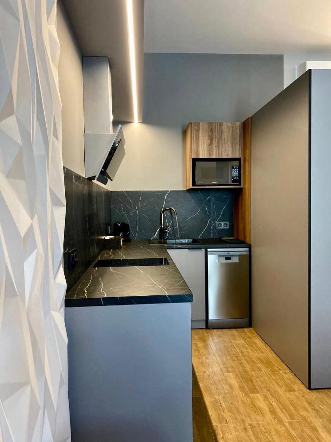 Central Family Boutique Apartments 2 Lviv Extérieur photo