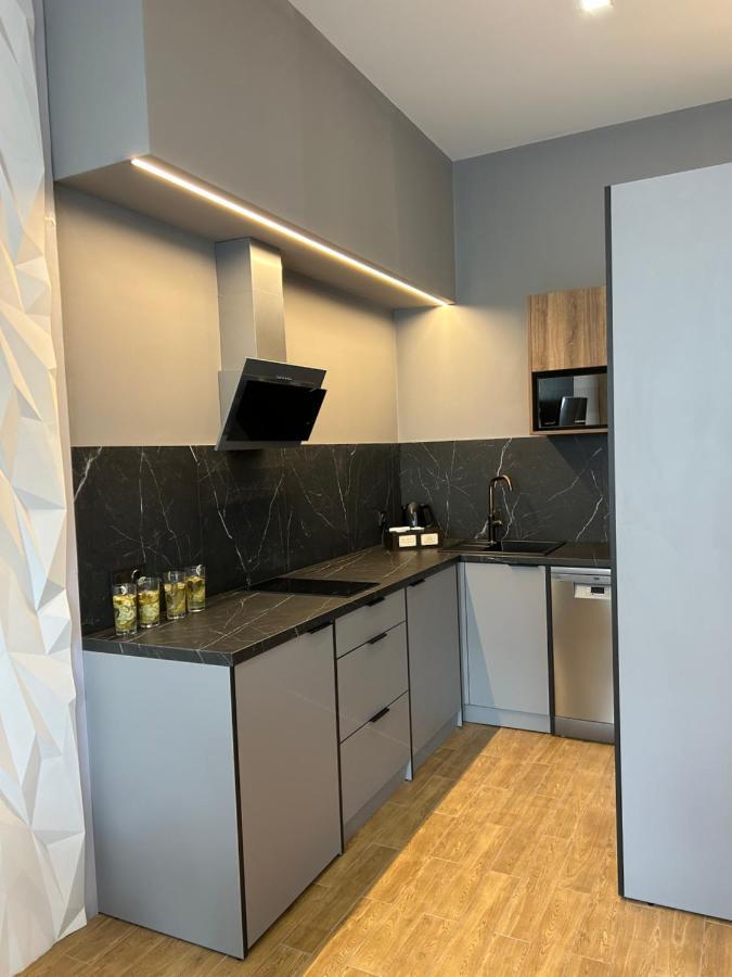 Central Family Boutique Apartments 2 Lviv Extérieur photo