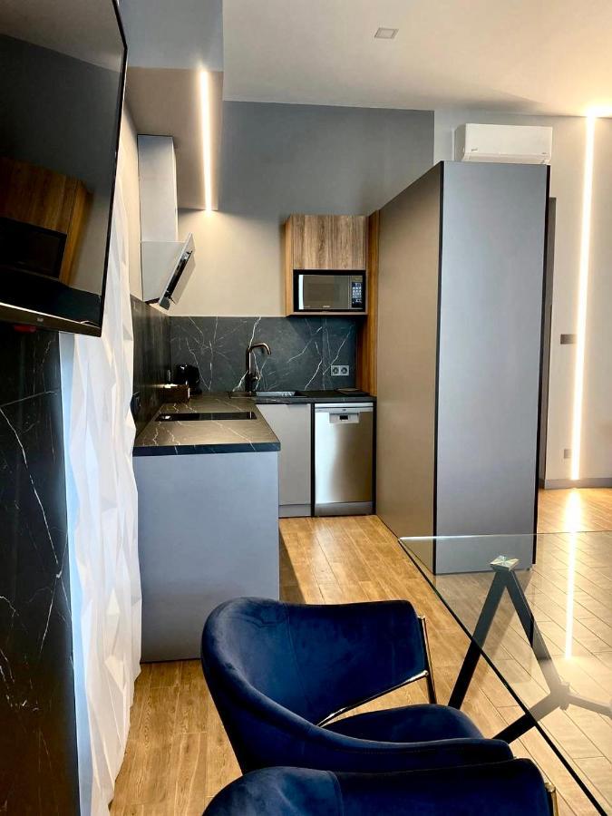 Central Family Boutique Apartments 2 Lviv Extérieur photo