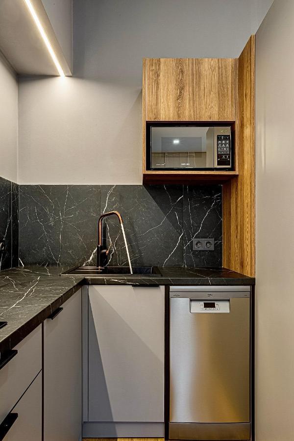 Central Family Boutique Apartments 2 Lviv Extérieur photo