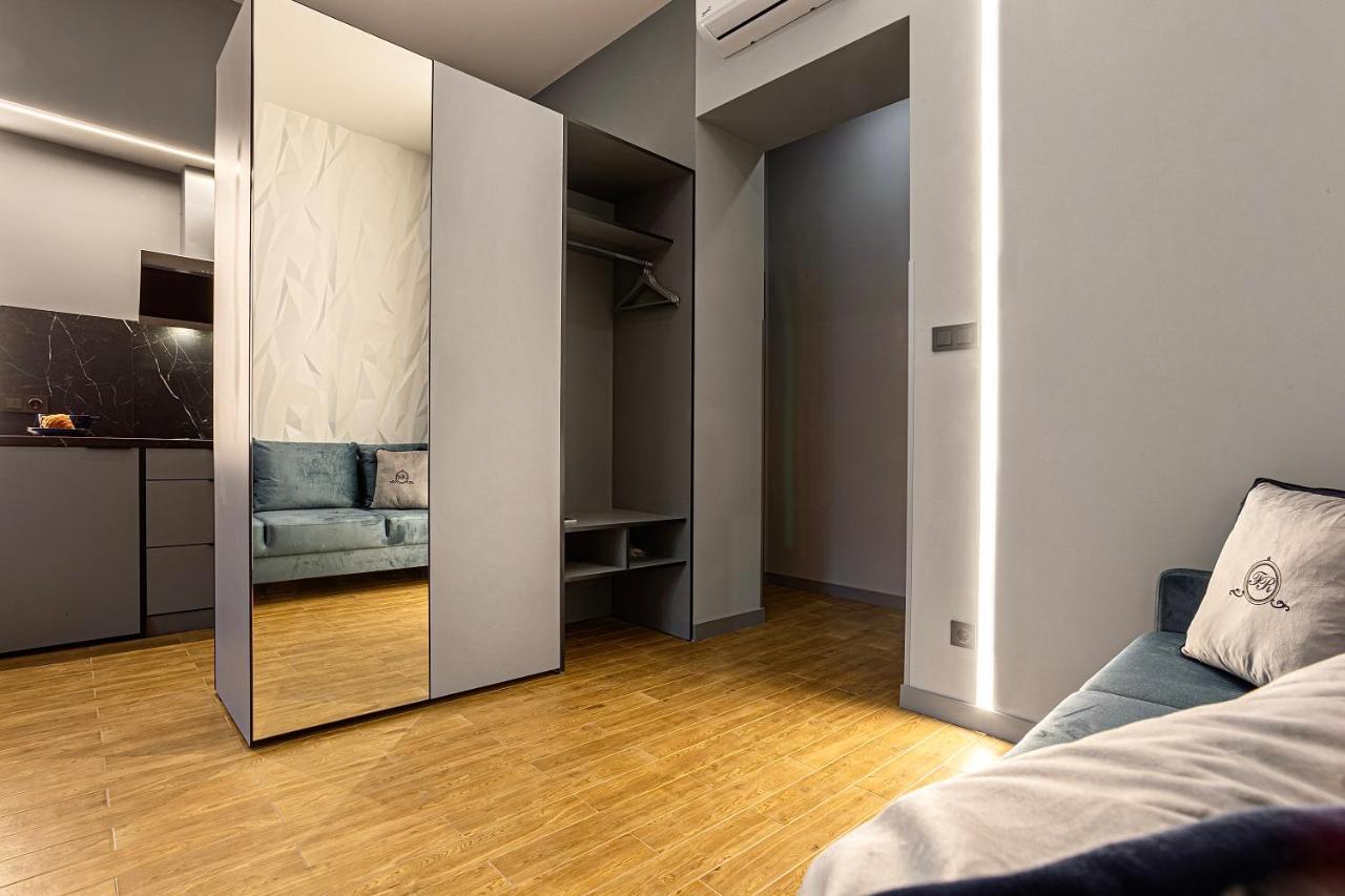 Central Family Boutique Apartments 2 Lviv Extérieur photo