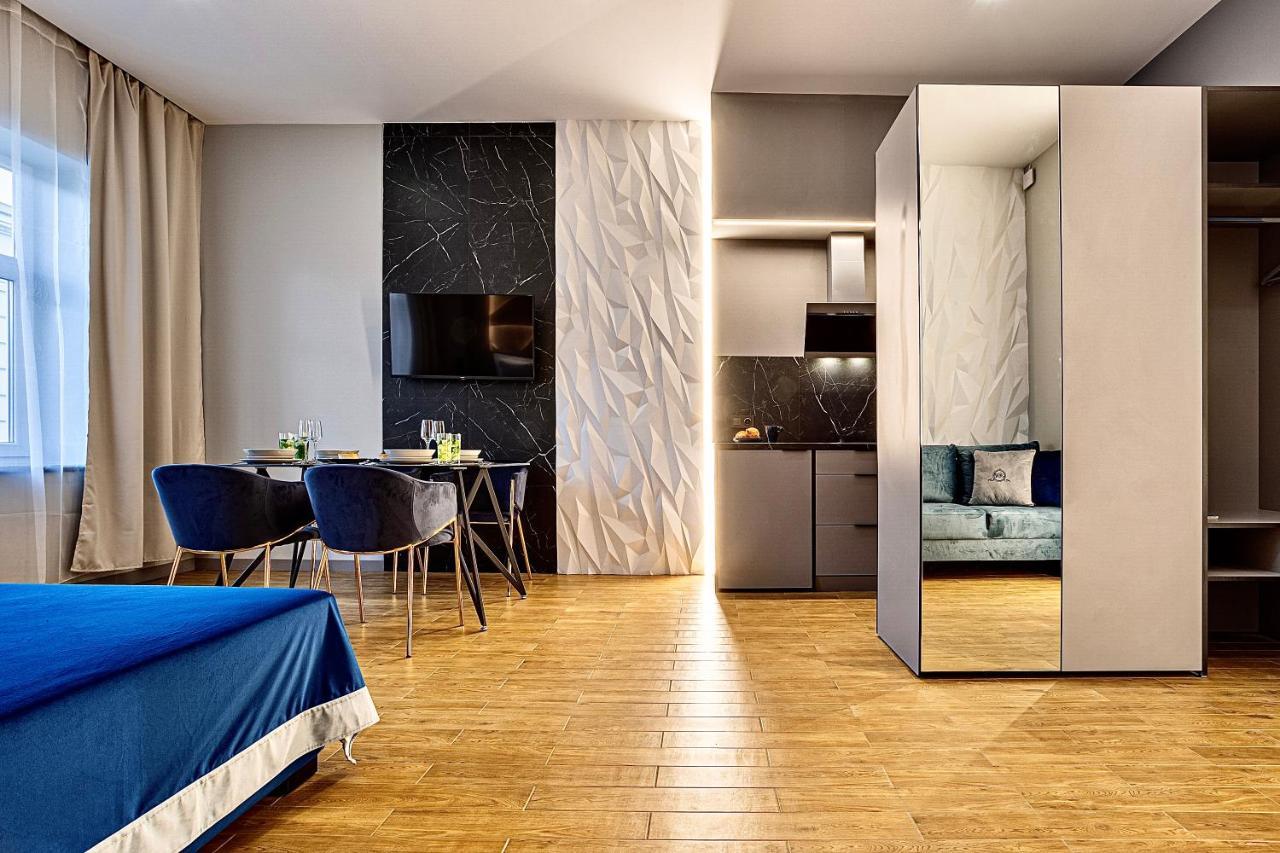Central Family Boutique Apartments 2 Lviv Extérieur photo