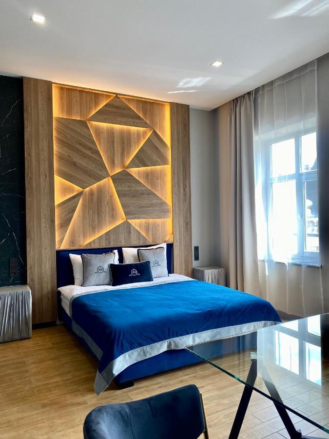 Central Family Boutique Apartments 2 Lviv Extérieur photo